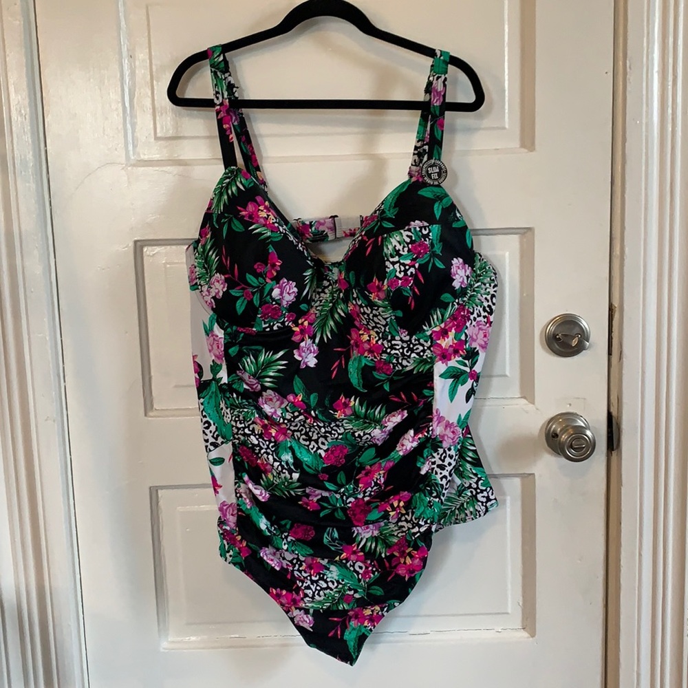 Torrid one piece size 5 swimsuit
